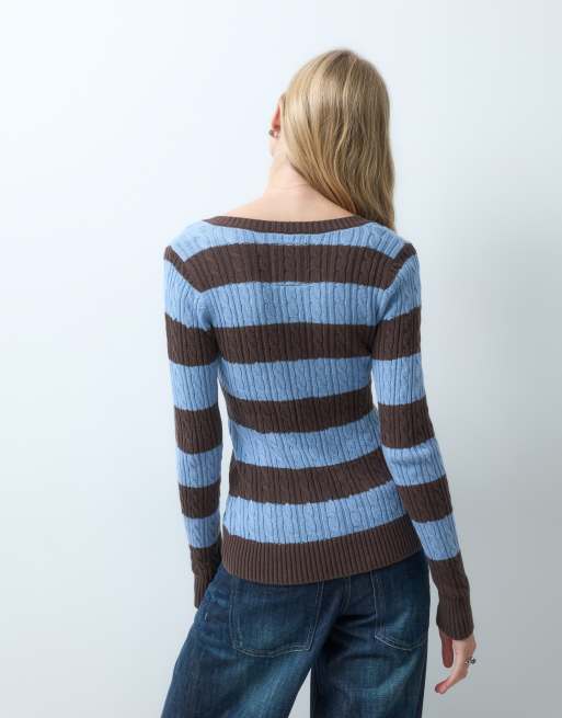 Hollister pull col V en maille avec logo iconique à rayures marron et bleues, 4 de 4