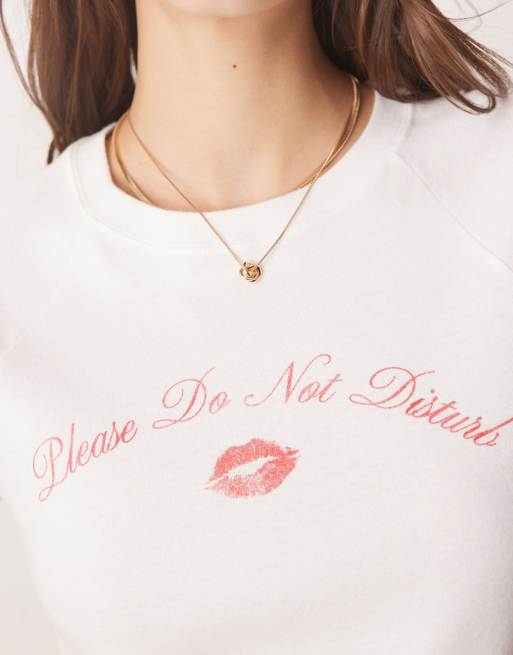 Hollister – Raglan-T-Shirt in Weiß mit Lippenstiftprint auf der Brust , 4 von 4