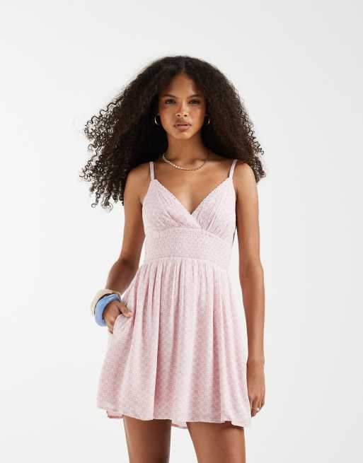 Hollister - Robe courte à bretelles et décolleté en V - Rose