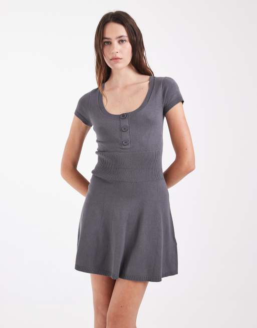 Hollister robe courte en maille à col arrondi dégagé gris charbon, 2 de 4