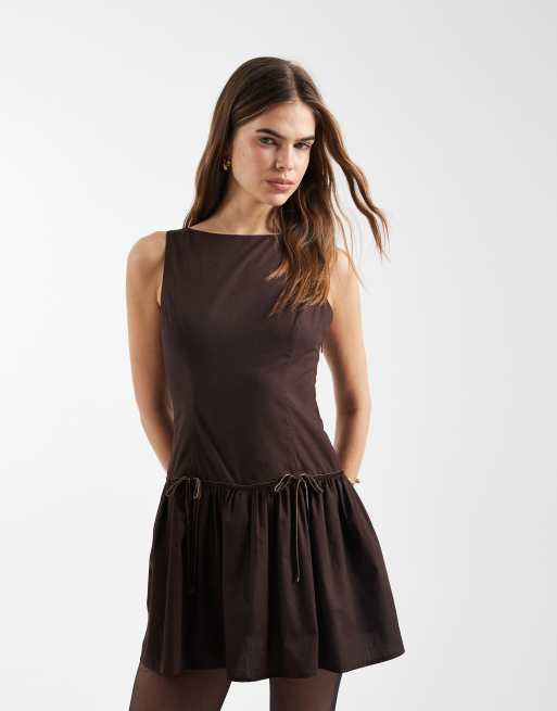 Hollister - Robe courte nouée à la taille à encolure carrée - Marron