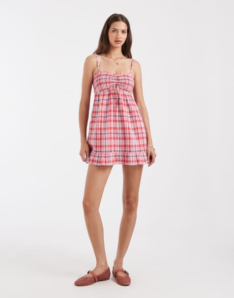 Hollister – Rödrutig miniklänning i babydoll-modell med smala axelband - view 1