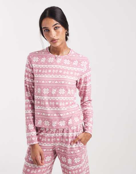 Hollister – Różowy top od piżamy z dekoltem w kształcie litery U i długimi rękawami w skandynawski wzór, część zestawu - view 1