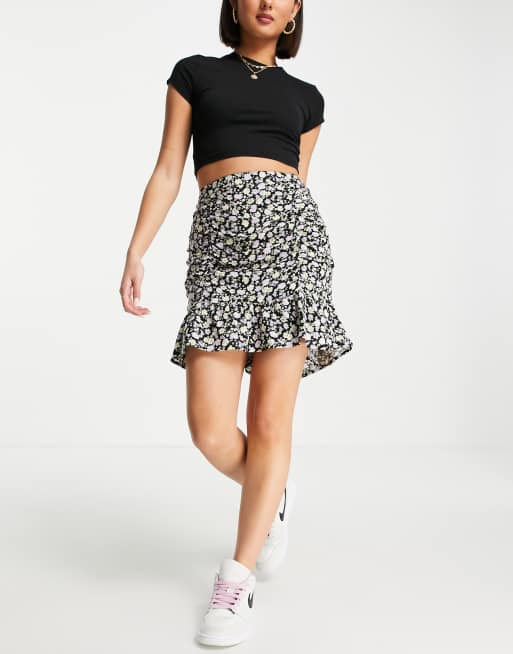 Hollister ruffle hem skirt in black floral