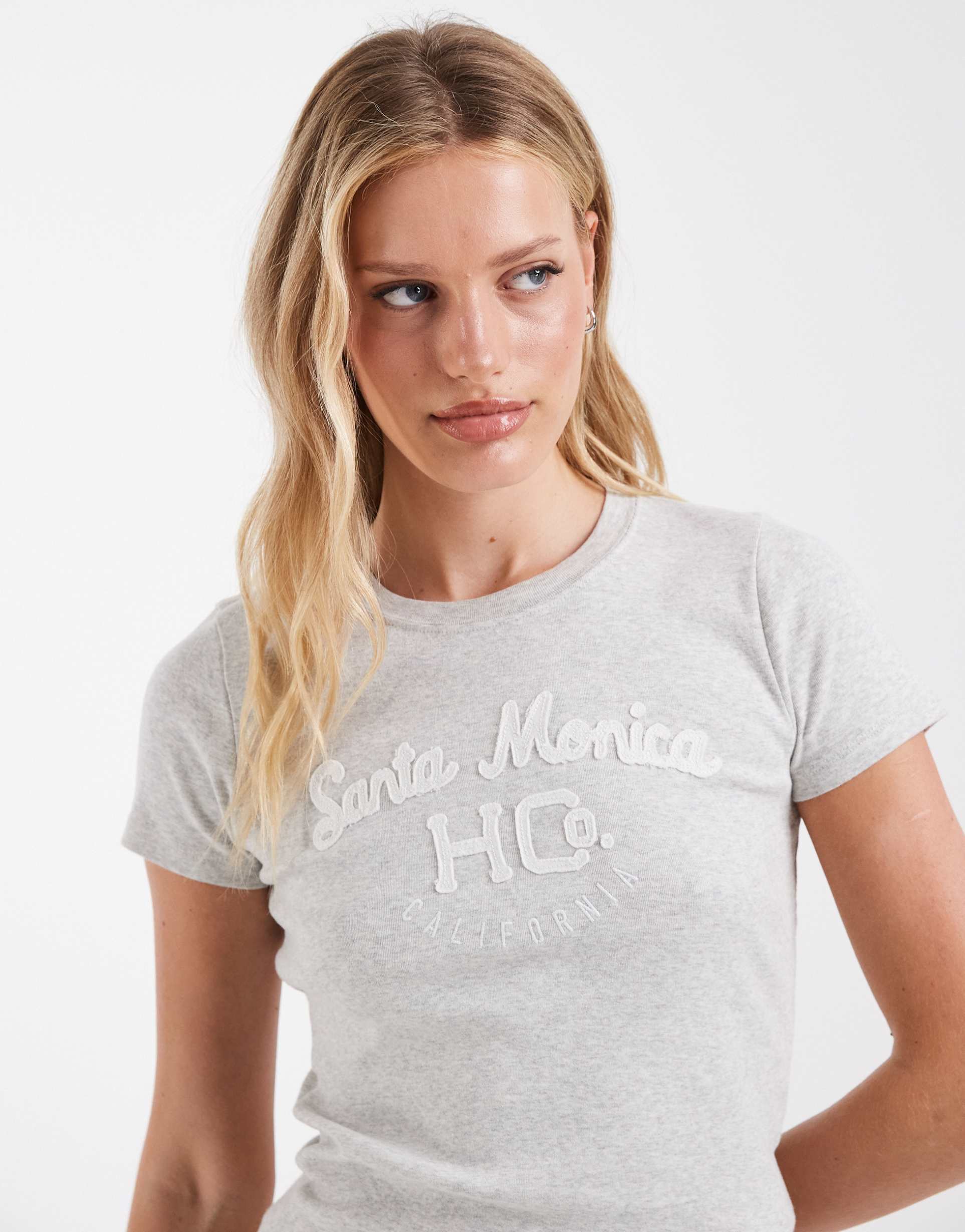 hollister santa monica baby tee in light gray