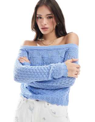 Hollister - Schulterfreier Pullover aus Häkelware in Hellblau-Lila