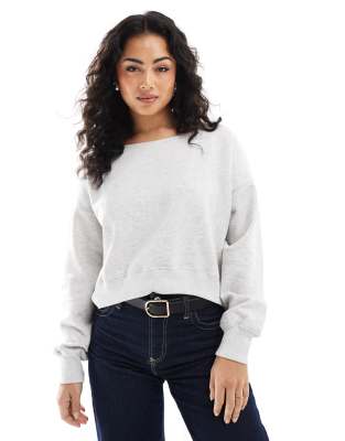 Hollister - Schulterfreies Boyfriend-Sweatshirt in Grau