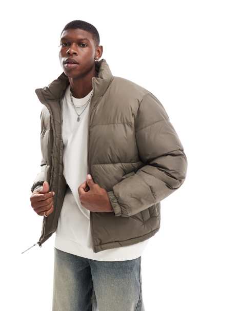 Hollister – Schwere Pufferjacke in Braun mit Stehkragen - view 1