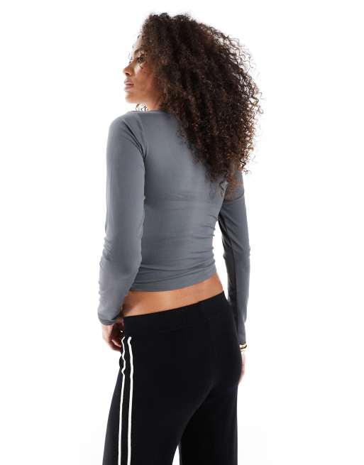 Hollister scoop neck long sleeve fitted top in charcoal, 4 of 4
