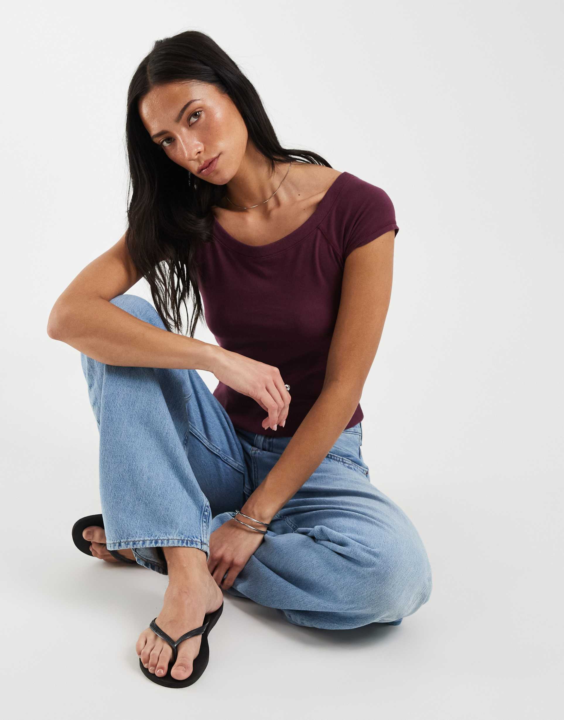 hollister scoop neck top in burgundy