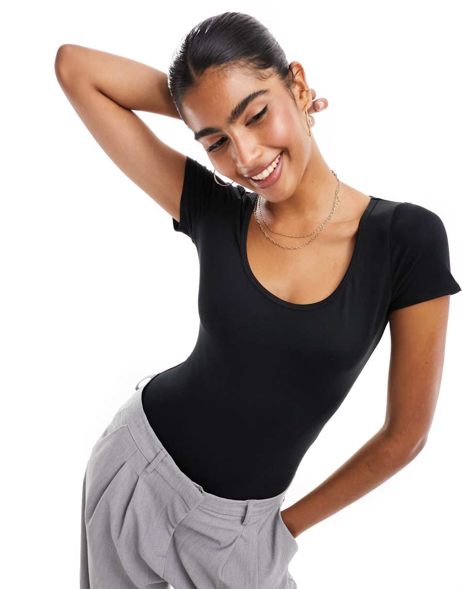 Hollister seamless scoop bodysuit in black atlaspt