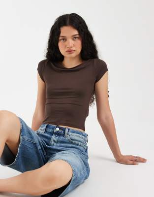 Бесшовный топ с вырезом лодочкой Hollister коричневого цвета