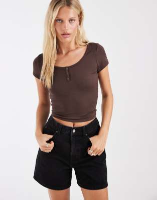 Hollister Seamless V Front Button Up T-shirt In Brown