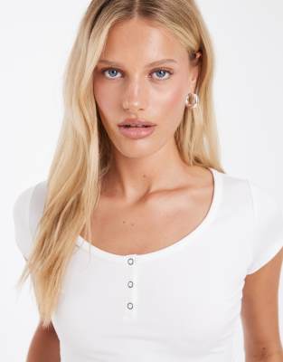 Hollister Seamless V Front Button Up T-shirt In White