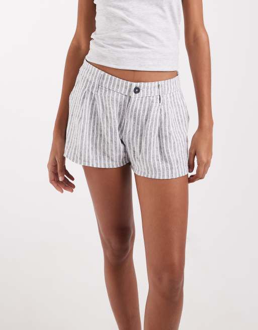 Hollister - Short ajusté en lin mélangé à rayures - Blanc et bleu, 2 de 5