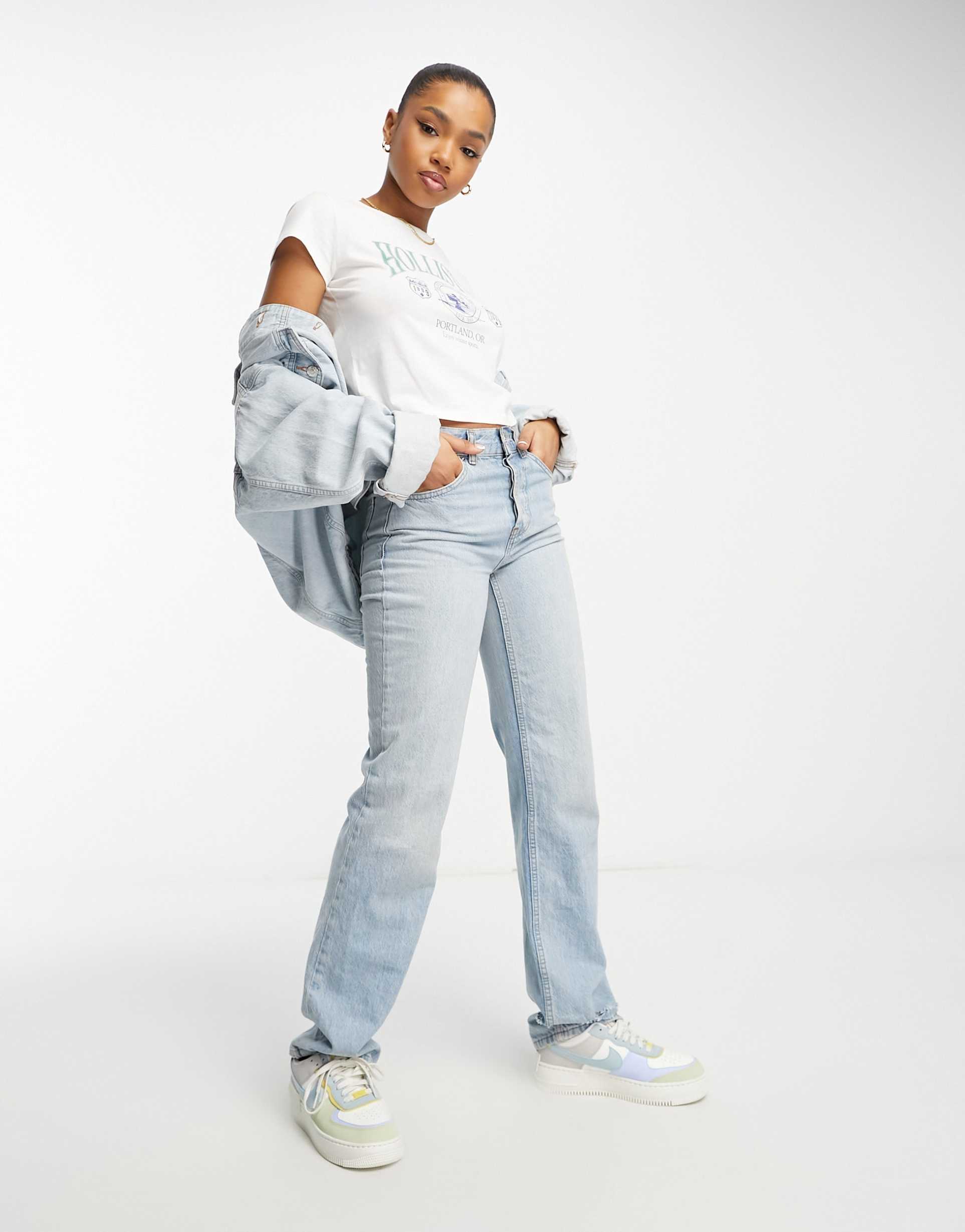 Hollister short sleeve logo crop top in white view 4