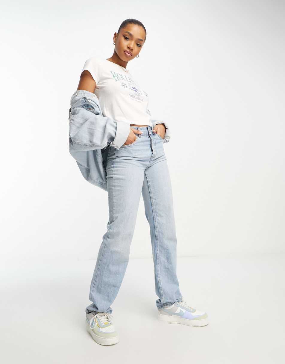 Hollister short sleeve logo crop top in white 1