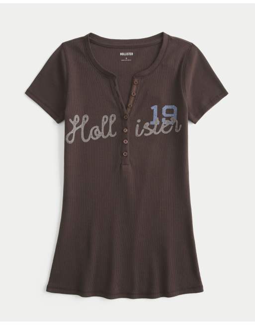 Hollister Short-sleeve logo graphic henley in brown, 4 of 4