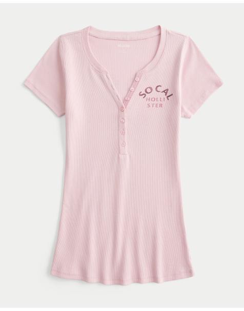 Hollister Short-sleeve logo graphic henley in matcha - view 1