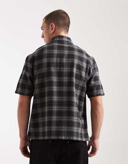 Hollister short sleeve shirt in black check, 3 of 5