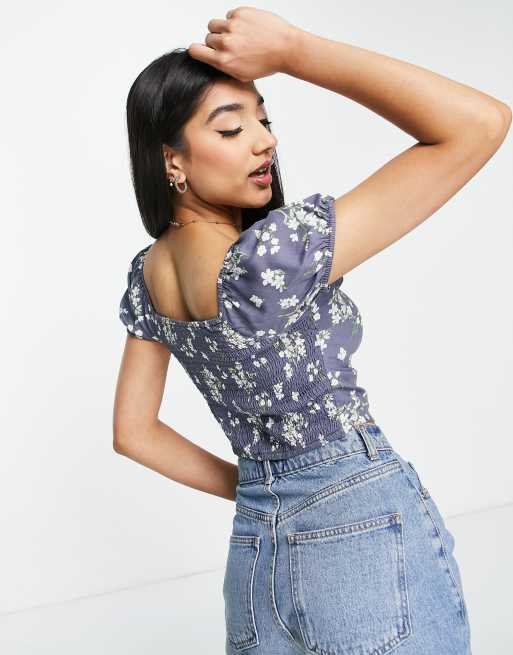 https://images.asos-media.com/products/hollister-short-sleeve-sweetheart-crop-top-in-blue-floral/202616018-4?$n_640w$&wid=513&fit=constrain