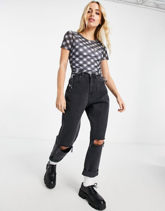 https://images.asos-media.com/products/hollister-short-sleeve-t-shirt-in-plaid/24475106-4?$n_550w$&wid=550&fit=constrain
