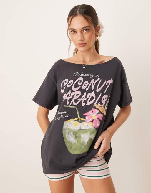 Hollister short sleeve tropical graphic t-shirt in black, 2 of 4
