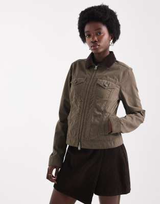 Hollister - Slim Fit Jacke aus Twill in Olivgrün