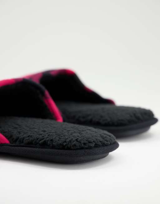 Hollister - Slippers i røde tern med lille logo, 3 af 4