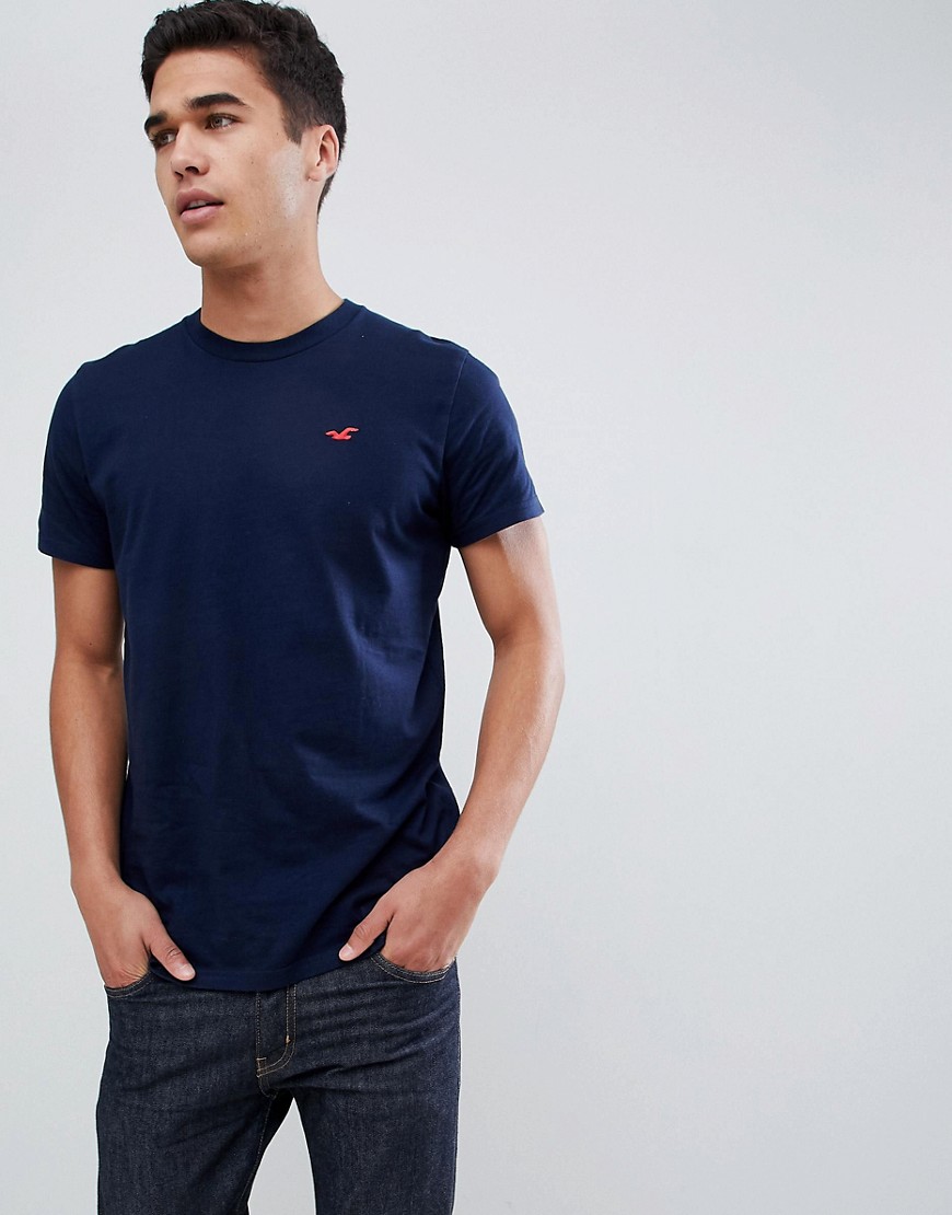 Hollister – Solid core – Marinblå t-shirt i smal passform med rund halsringning och fiskmåslogga
