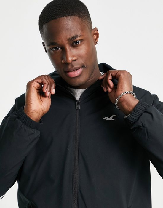 https://images.asos-media.com/products/hollister-sport-icon-logo-fleece-lined-color-block-hooded-jacket-in-black/202190846-3?$n_550w$&wid=550&fit=constrain