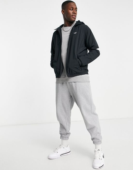 https://images.asos-media.com/products/hollister-sport-icon-logo-fleece-lined-color-block-hooded-jacket-in-black/202190846-4?$n_550w$&wid=550&fit=constrain