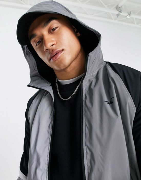 https://images.asos-media.com/products/hollister-sport-icon-logo-fleece-lined-color-block-hooded-jacket-in-reflective-gray/202192968-3?$n_550w$&wid=550&fit=constrain
