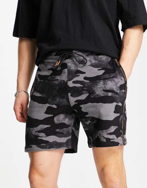 Nebu Mojado Entrada Hollister sports tape logo camo print sweat shorts in black | ASOS