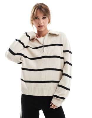 Hollister - Strickpullover in gestreiftem Beige mit kurzem Reißverschluss und Zopfmuster-Bunt