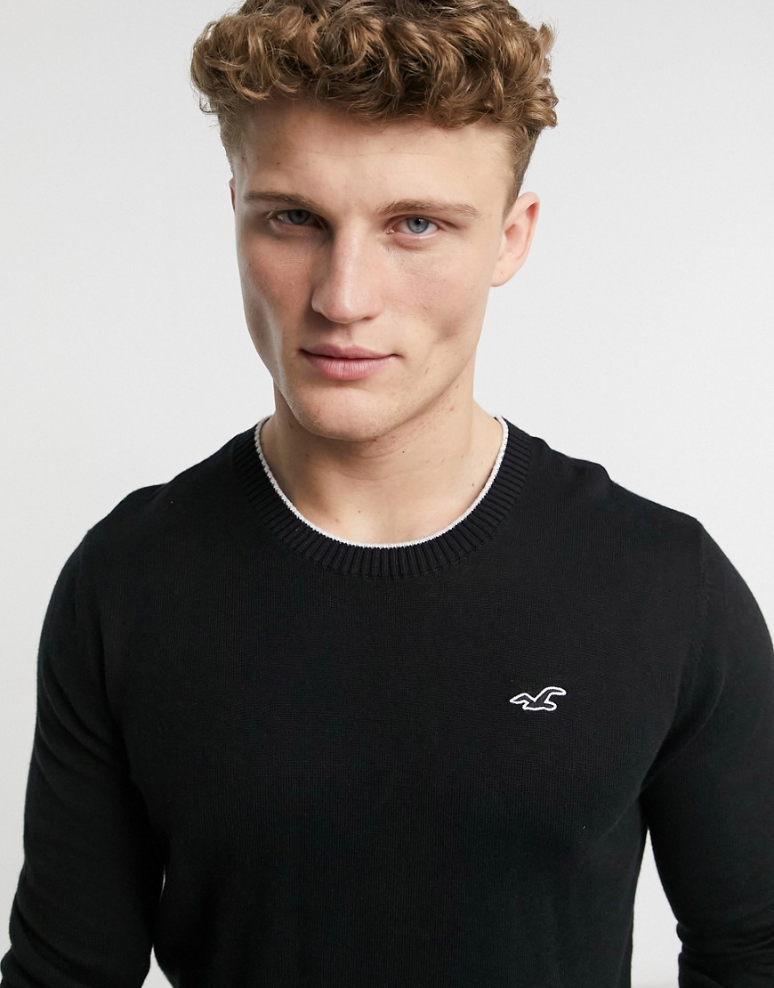 Hollister - Strikket trøje med rund hals og logo i sort