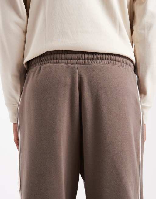 Hollister super baggy uncuffed trackies in brown, 4 of 5