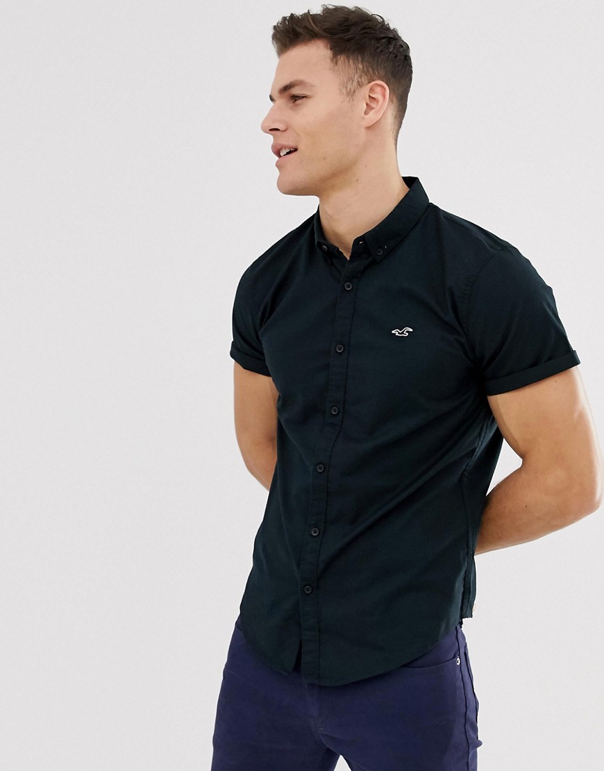Hollister – Svart kortärmad oxfordskjorta med smal passform, button down-krage och logga