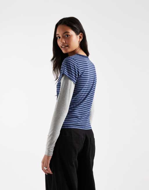 Hollister T-shirt a maniche lunghe a doppio strato a righe bianche e navy, 4 di 4