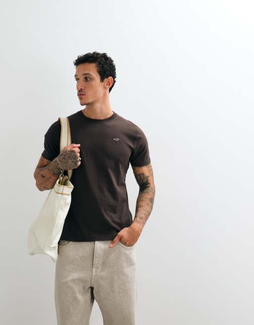 Hollister - T-shirt girocollo slim marrone con logo, 4 di 5