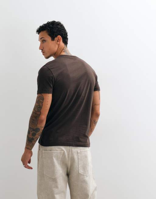 Hollister - T-shirt girocollo slim marrone con logo, 5 di 5