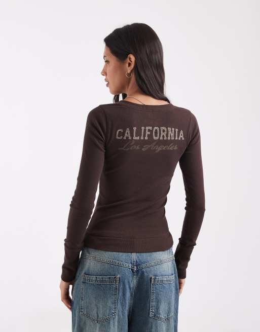Hollister t-shirt graphique à manches longues col V marron, 4 de 4