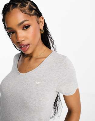 Hollister - T-Shirt in Grau mit V-Ausschnitt und Logo