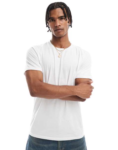 Hollister – T-Shirt in Weiß mit Rundhalsausschnitt und Markenzeichen - view 1