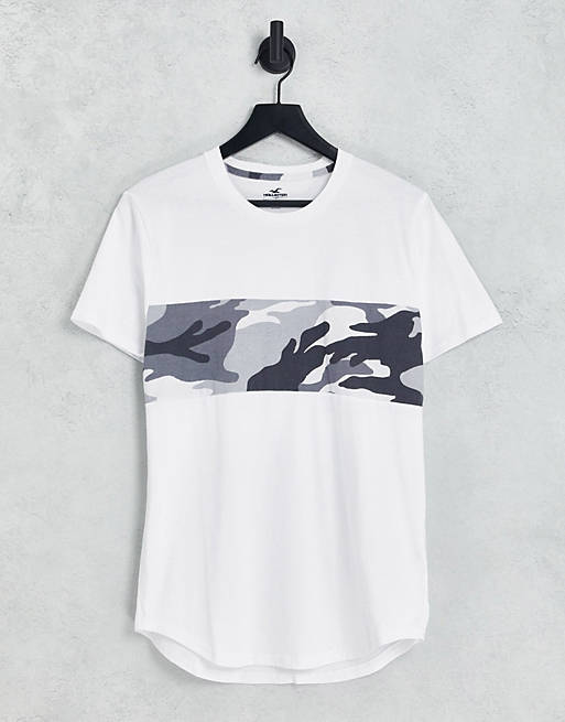 Hollister - T-shirt met ronde zoom en vlak met camouflageprint over de borst in wit