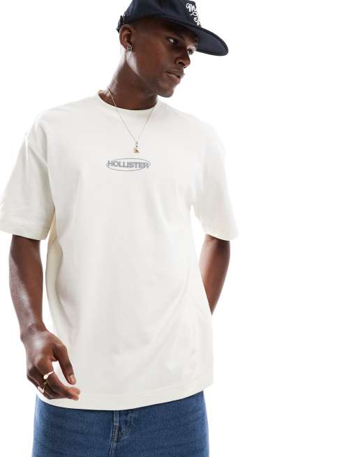 Hollister - T-shirt rinfrescante squadrata color crema con logo piccolo in rilievo 