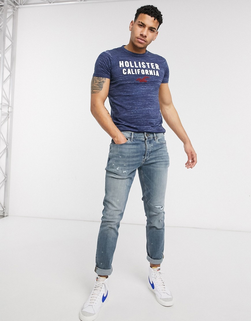 Hollister - Tech - T-shirt attillata blu navy con logo