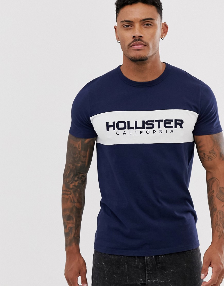 Hollister - Tech T-shirt met logostreep op de borst in marineblauw