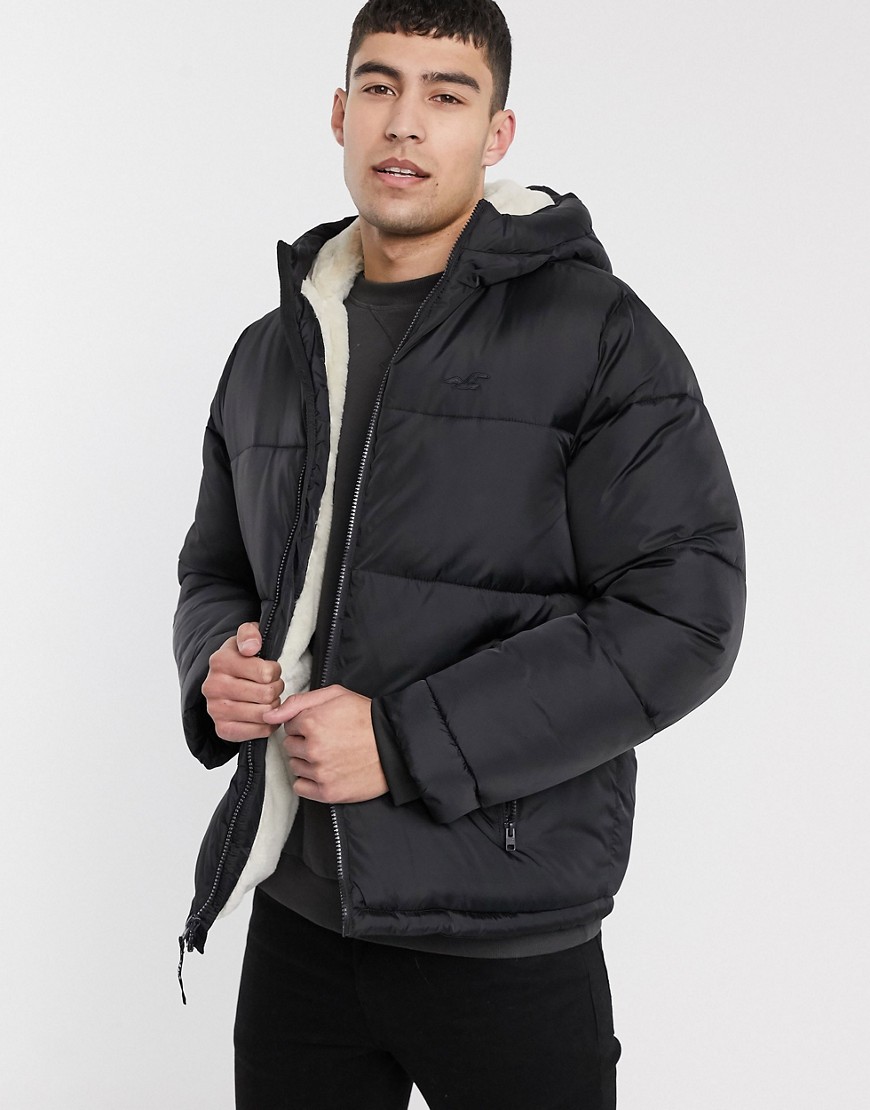 Hollister teddy borg lined hooded puffer in black