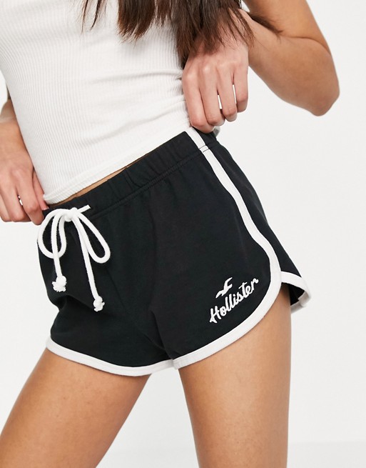 Hollister thigh logo short in black
